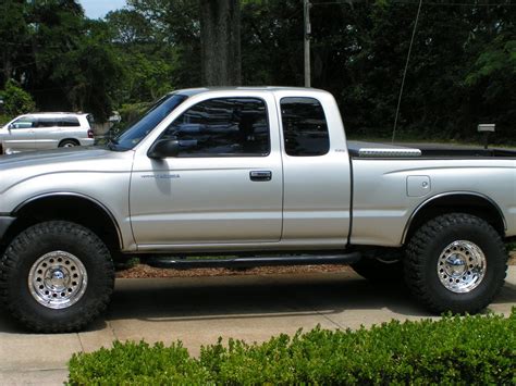 The 2000 toyota tacoma was available in nine different configurations: yota33x 2000 Toyota Tacoma Xtra Cab Specs, Photos ...