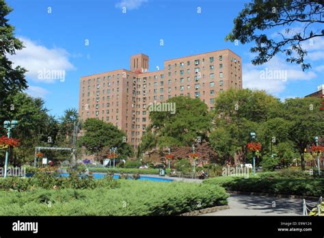 The Bronx Housing Hi Res Stock Photography And Images Alamy