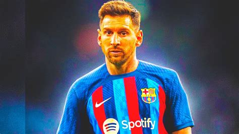 Messi Returns To Barcelona Youtube