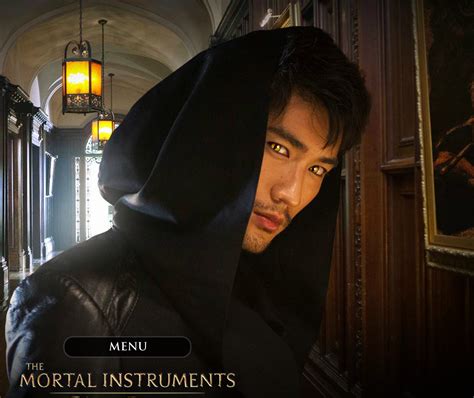 Magnus Bane With Cat Eyes And Without Two Pounds Of Makeup Im A Fan