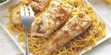 Divide noodles, fish mixture, and peanuts among bowls. 10 Best Chinese Fish Noodles Recipes