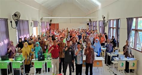 Kegiatan In House Training IHT Implementasi Kurikulum Merdeka Di SMK Negeri Ihya Ulummudin