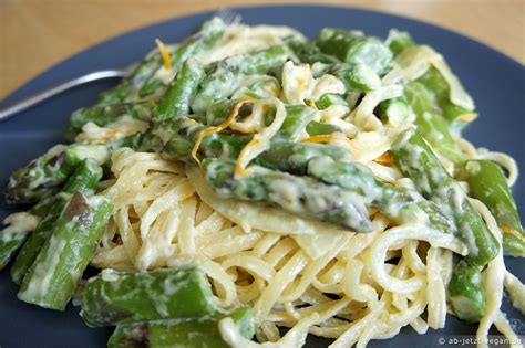 Pasta mit grünem Spargel