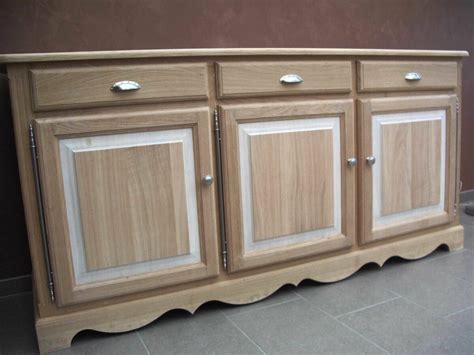 Comment peindre un meuble en pin massif vernis Housekeeping Magazine Idées Décoration