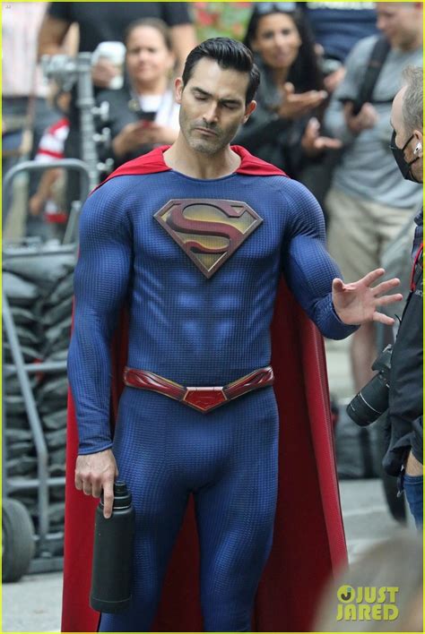 Full Sized Photo Of Tyler Hoechlin Gets To Work Filming Superman Lois Season 3 20 Tyler