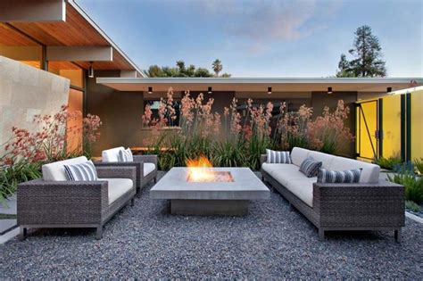 This contemporary fire pit brings heat to your outdoor design in more ways than one. Modern Outdoor Fire Pits fire pit: awesome contemporary ...