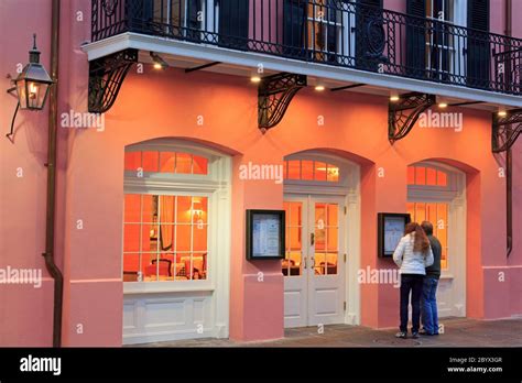 French street dining hi-res stock photography and images - Alamy