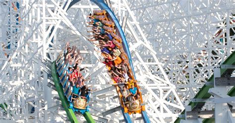 Six Flags Entertainment Reports Attendance Jump And Record Revenue
