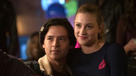 Lili Reinhart And Cole Sprouse On Betty And Jughead S Relationship In Riverdale Season 4