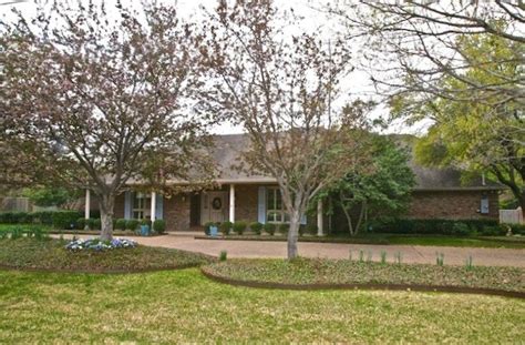Heres Your Chance For A Gorgeous Preston Hollow Home Park Lane