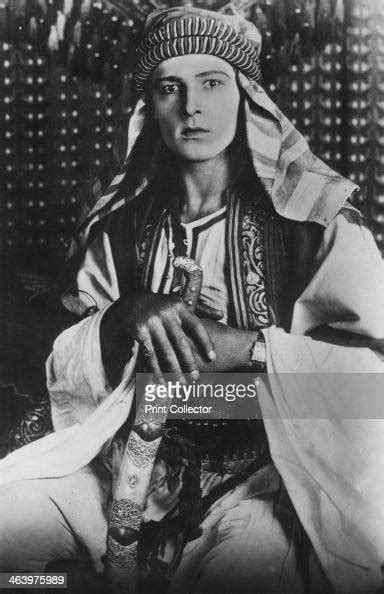 Rudolph Valentino In The Sheikh 1921 Photo Dactualité Getty Images
