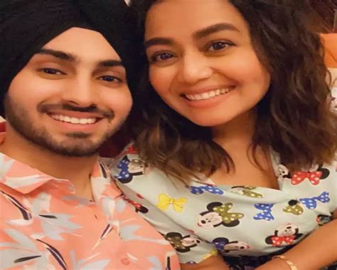 Neha Kakkar Makes Relationship With Rohanpreet Instagram Official