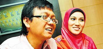 Yang saya tahu, aziz mengetahui isterinya masih dalam tempoh edah selepas mendapat maklumat daripada bekas suami isterinya. Aziz M Osman bercerai - Koleksi Gambar Artis Malaysia