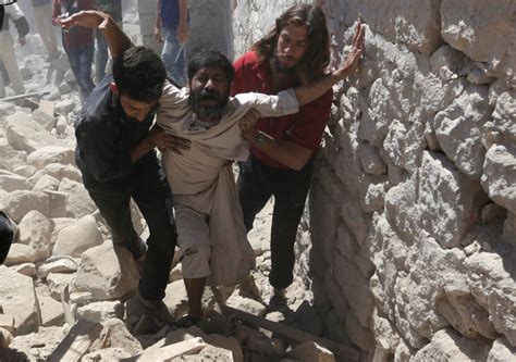Regime, Russia air strikes kill 39 in Idlib as strikes continue to pound 'Road of death' to 