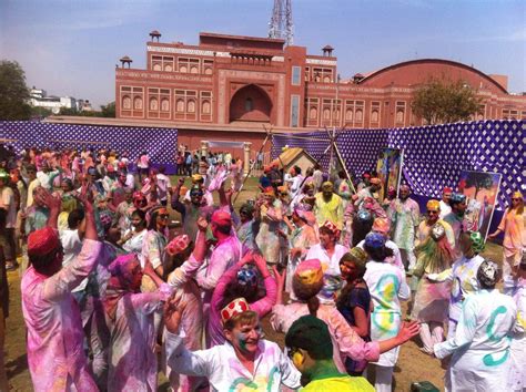 Foreign Tourists Celebrate Holi By The Taj Mahal In Agra India Today