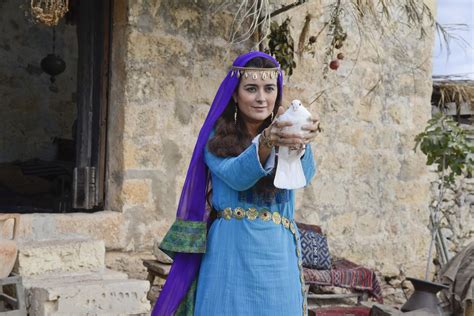 The Dovekeepers Cote De Pablo Returns To Cbs In Masada Miniseries