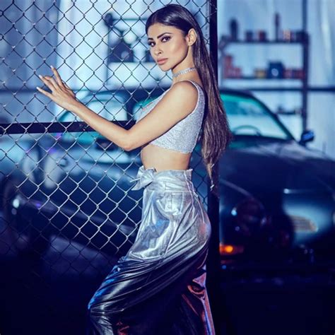 Mouni Roy Drops Her Sizzling Pictures From Yo Yo Honey Singhs New Song Gatividhi View Pics