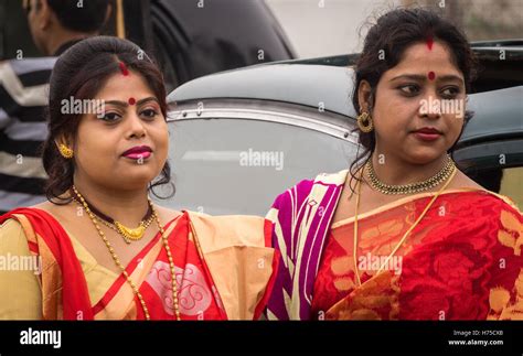 Indisch Hinduistischen Verheiratete Frauen Gekleidet In Traditionellen