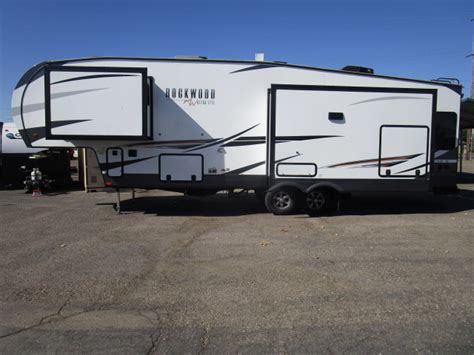 Rv For Sale 2017 Forest River 5th Wheel Rockwood Ultra Lite 8299bs 33