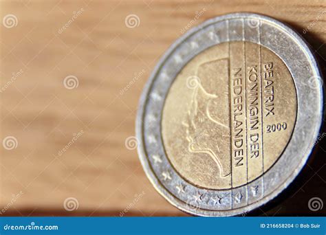 Moneda Holandesa Euro Dinero Con Beatrix Foto De Archivo Imagen De