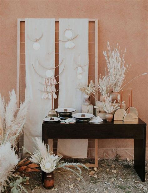 21 Unique Ways To Include Pampas Grass In Your Wedding Decor Grass
