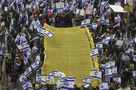 Giant Declaration Of Independence Said Barred From Raanana Protest The Times Of Israel