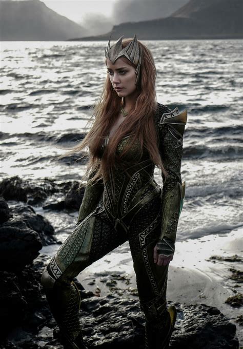 New Aquaman Photo Offers A Look At Amber Heard As Mera