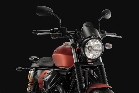 Tra le tante bobber sul mercato, la moto guzzi v9 bobber sport spicca per la cura del dettaglio e delle forme. Moto Guzzi V9 Bobber Sport, serie speciale al peperoncino ...