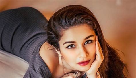 Avneet Kaurs Instagram Is Making Waves With Support Of Millions Of Followers Entertainment