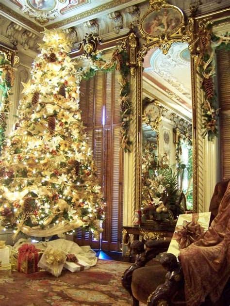 Discover 37 easy and/or diy christmas decorations, including wreaths, advent calendars, ornaments, and more! 30 Beautiful Victorian Christmas Decorations Ideas ...