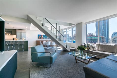 CONTEMPORARY DESIGNER PENTHOUSE WITH STUNNING VIEWS ...