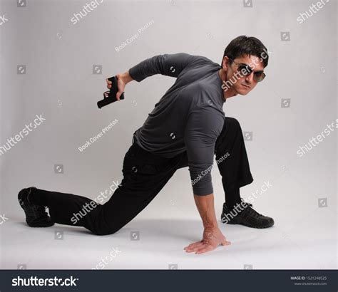 94880 Action Pose Male Images Stock Photos And Vectors Shutterstock