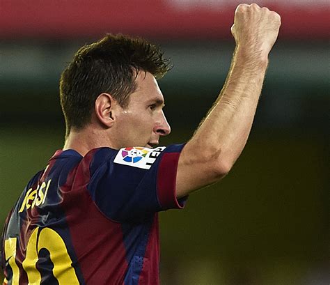 Lionel Messi Breaks La Liga S All Time Goal Scoring Record Bleacher Report