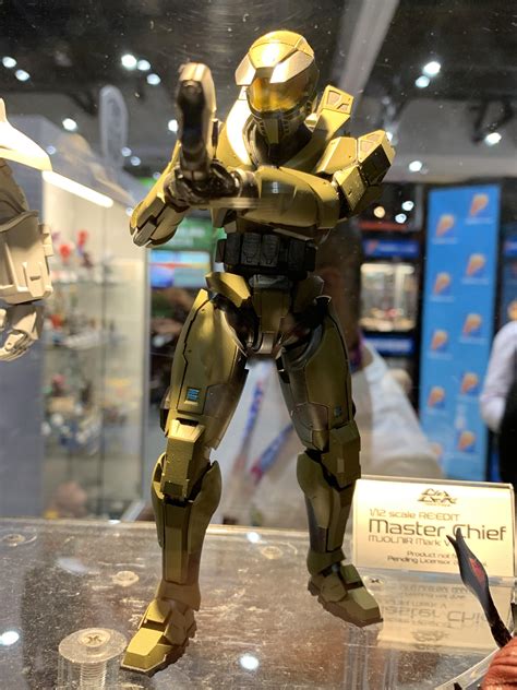 Photo I Took At Sdcc Of The New 1000 Toys Master Chief Looks Amazing