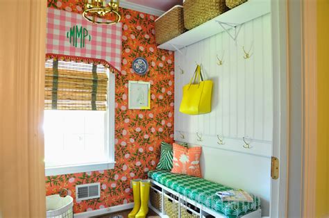 25 Awesome Rooms With Colorful Wallpaper