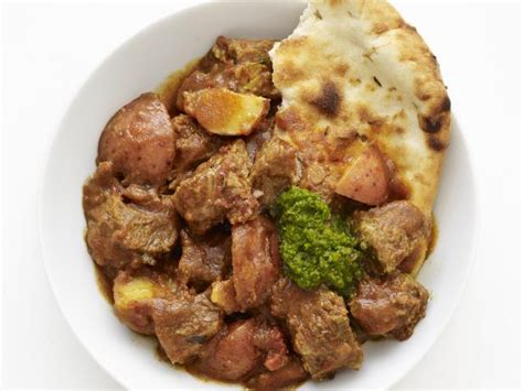 Add in the onion and cook for a further 5 minutes until the onions have softened. Slow-Cooker Beef Curry Recipe | Food Network Kitchen ...