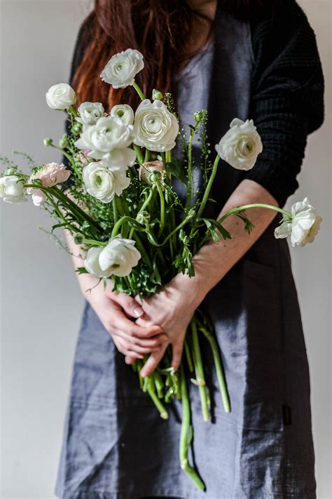 Woman Holding Flower Pictures Download Free Images On Unsplash