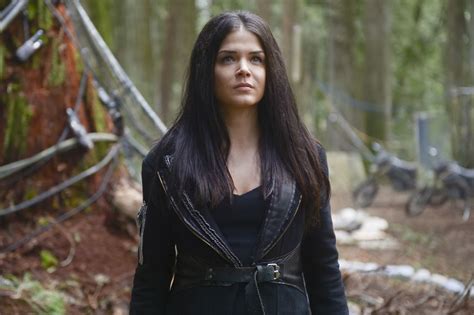 marie avgeropoulos breaks down octavia s beautiful decade of flashbacks on the 100 marie