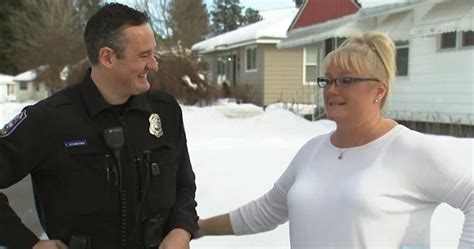 Officer Hailed A Hero After Saving Woman From Burning Vehicle National Globalnewsca
