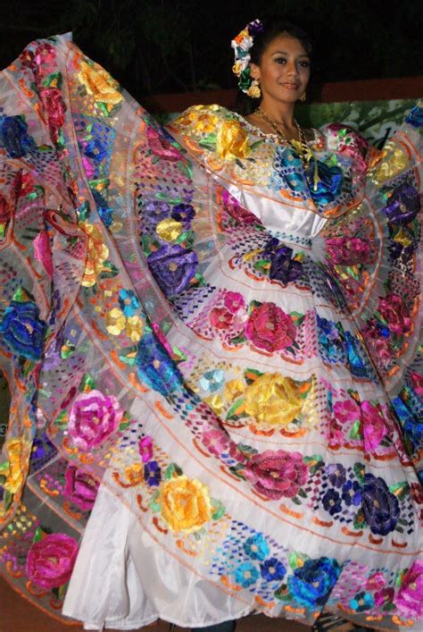 Chiapaneca En Blanco Vestido De Chiapas Vestidos Mexicanos Vestidos Mexicanos Tradicionales