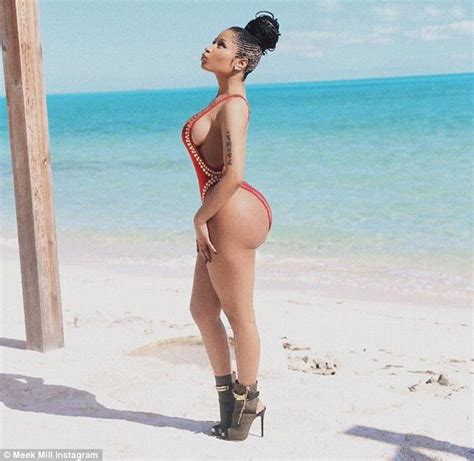 Nicki Minaj Celebrates Her Birthday At The Beach Beach Nickiminaj Nicki Minaj Bikini Nicki