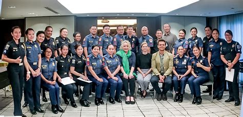 philippine police and customs officers challenge gender stereotypes un women asia pacific