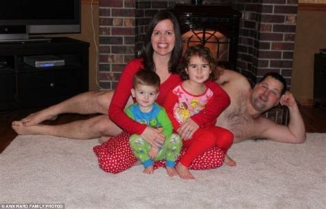 More Ha Ha Ha Than Ho Ho Ho The Cringe Inducing Awkward Family Holiday Photos Featuring Naked