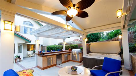 Alumawood provides the best features of wood, vinyl and aluminum in a single material, so you can enjoy the advantages of all three. elitewood-solid-patio-cover-california - Patio Warehouse