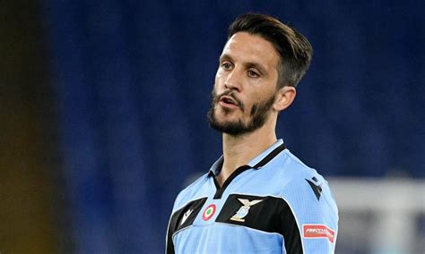 View 1 luis alberto picture ». Lazio, Luis Alberto si lamenta e rischia la punizione ...