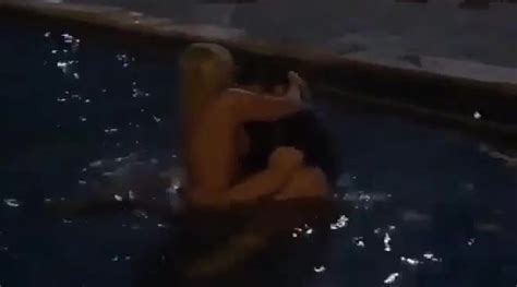 Hungarian Amateur Public Sex In Fountain Voyeur Porn C1