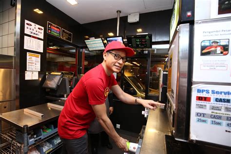 English (uk) · русский · українська · suomi · español. McDonald's Malaysia - Hari McD Turun Padang