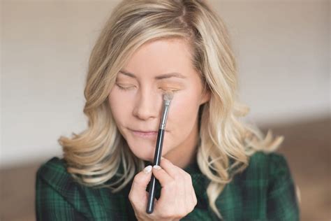 5 Ways To Glam Up Your Holiday Makeup Routine