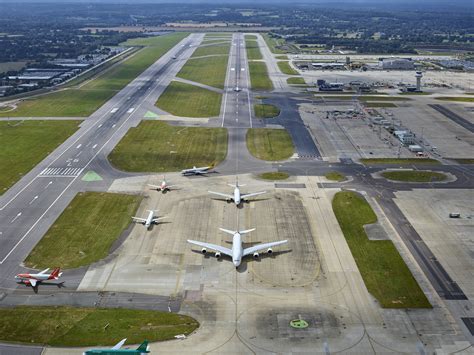 Gatwick Airport Parking And Savoo In Fundraising Campaign For Brake
