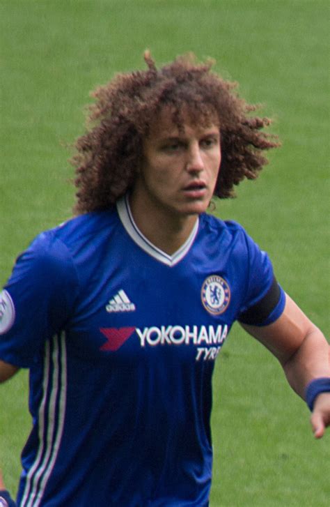 David luiz is 34 years old (22/04/1987) and he is 189cm tall. David Luiz - Wikipedia, la enciclopedia libre